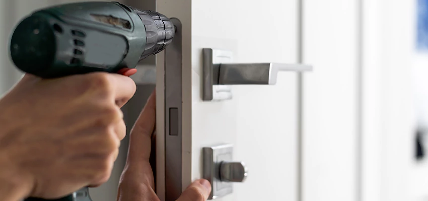 Locksmith For Lock Replacement Near Me in Greenacres, CA
