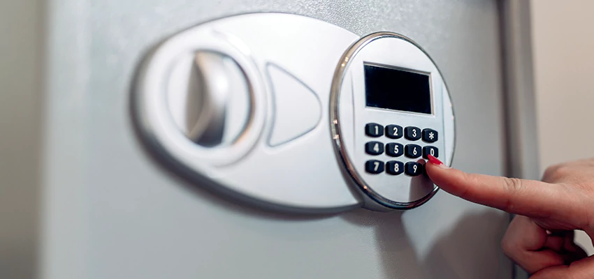 Jewelry Safe Cracking in Greenacres, California