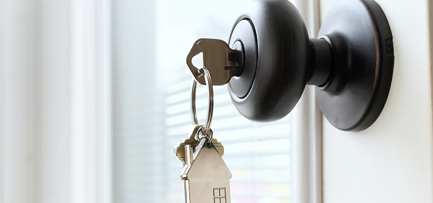 Bifold Door Knob Replacement in Greenacres, California