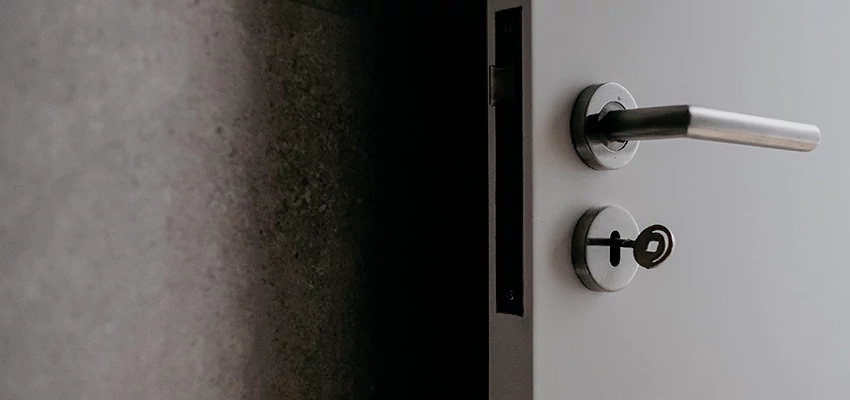 Front Door Handle Repair And Installation in Greenacres, CA